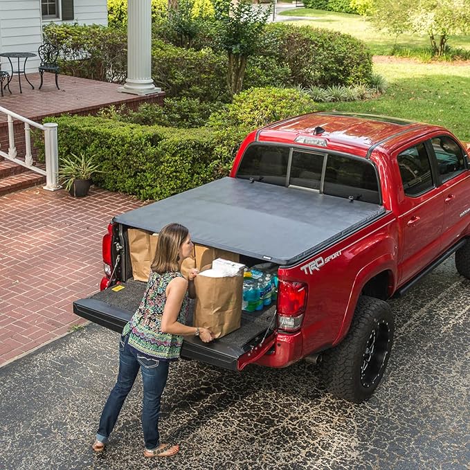 Gator ETX Soft Tri-Fold Truck Bed Tonneau Cover | 59101 | Fits 2007 - 2013, 2014 HD Chevy/GMC Silverado/Sierra 5' 9" Bed (69.3")