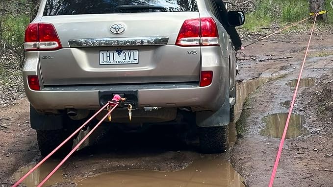 DOWN UNDER OUTDOORS Game/Log/4x4 Recovery Kit, Deer Drag, 650 ft of 9/32” (11,460 lbs) Winch Rope on Metal Reel, 2 Tree Savers, 2 Soft Shackles, 2 Snatch Rings, 2 Figure 8 Rings, Gear Bag