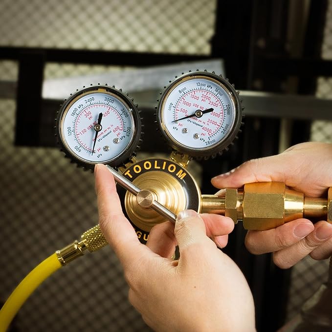 TOOLIOM Nitrogen Regulator with 6' 7" Hose CGA580 Inlet Connection, 0-600 PSI and 0-4000PSI Output Pressure, Heavy-Duty Brass Handle, 1/4'' Male Flare Outlet Connection