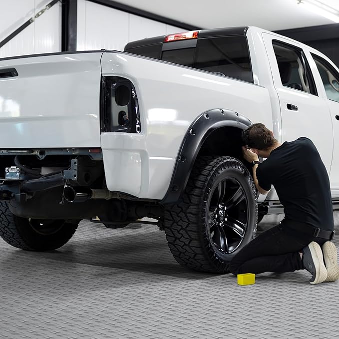 VEVOR Garage Tiles Interlocking, 12 x 12 x 0.53 inch 50 Pack Garage Floor Covering Tiles, Non-Slip Double-Sided Texture Garage Flooring Tiles, for Garages, Basements, Repair Shops, Silver