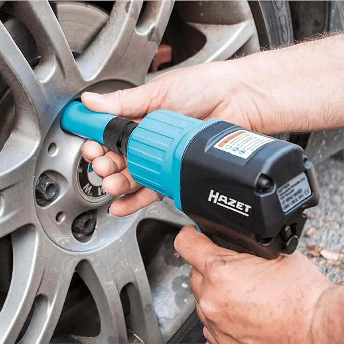 HAZET socket 903SLG-17/3, 1/2 inch square drive, 17mm wrench size, with plastic sleeve, supports gentle wheel fitting, especially for tires with aluminium rims