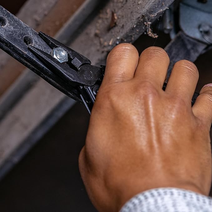 Gerber Gear Suspension-NXT 15-in-1 EDC Multi tool with Pocket Knife, Needle Nose Pliers and Wire Stripper Tools, Gifts for Men, Survival and Camping Gear, Stainless Steel