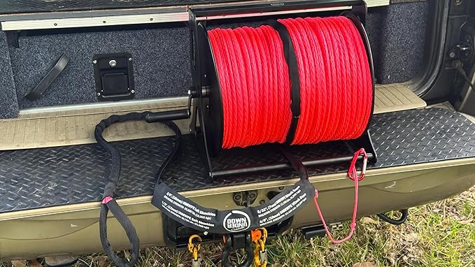 DOWN UNDER OUTDOORS Heavy Duty Game/Log/4x4 Recovery Kit, Deer Drag, 550 ft of 3/8” (23,150 lbs) Winch Rope on Metal Reel, 2 Tree Savers, 2 Soft Shackles, 2 Snatch Rings, 2 Figure 8 Rings, Gear Bag