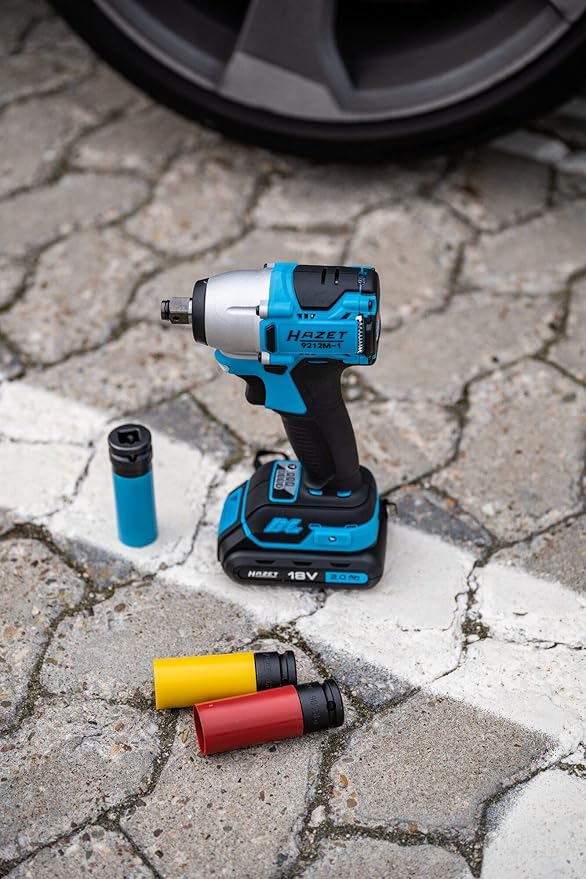 HAZET socket 903SLG-17/3, 1/2 inch square drive, 17mm wrench size, with plastic sleeve, supports gentle wheel fitting, especially for tires with aluminium rims