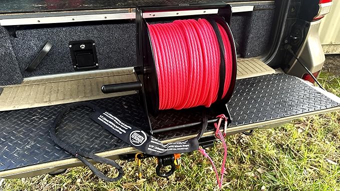 DOWN UNDER OUTDOORS Game/Log/4x4 Recovery Kit, Deer Drag, 650 ft of 9/32” (11,460 lbs) Winch Rope on Metal Reel, 2 Tree Savers, 2 Soft Shackles, 2 Snatch Rings, 2 Figure 8 Rings, Gear Bag